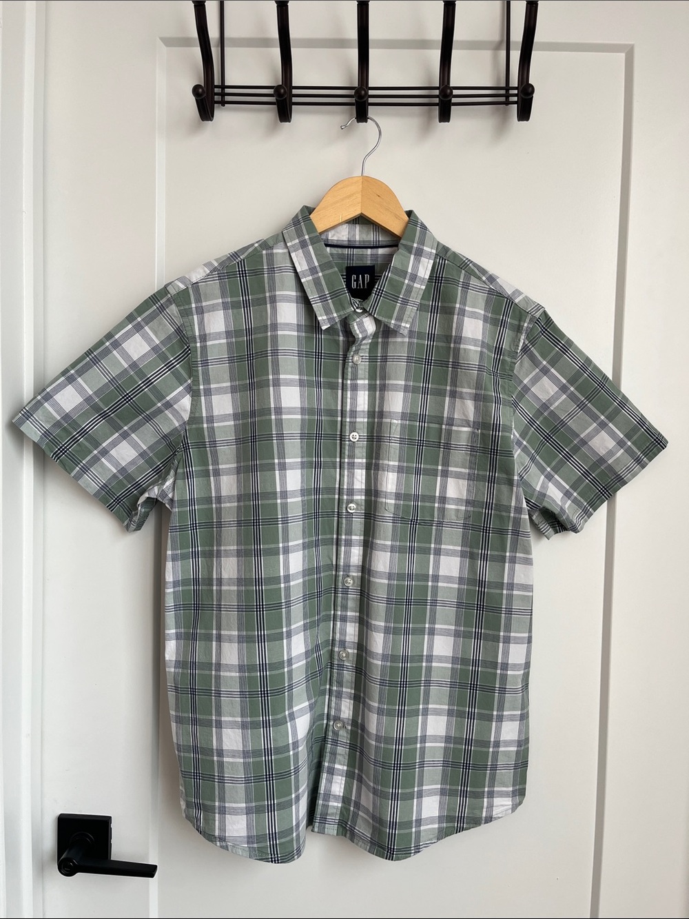 GAP Short-Sleeve Green and White Plaid Button-Down Shirt Mens Size L